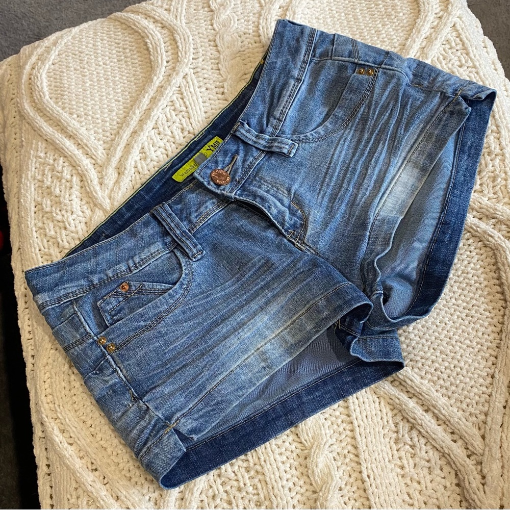 Junior denim shorts YMI size 3
